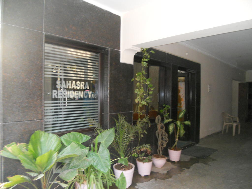 Hotel Sahasra Residencia Tirupati Exterior foto